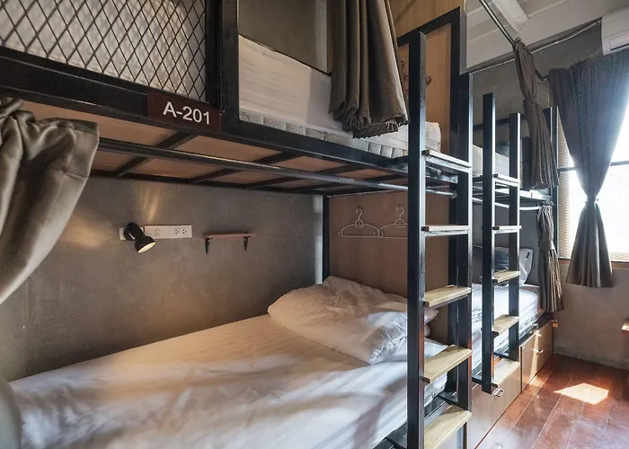 Oyo 685 Am Bed Hotel